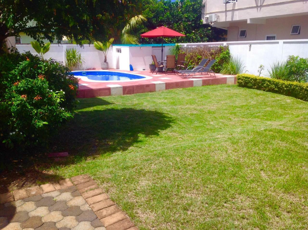 Fayruz Villa Is A 3 Bedroom, 3 Bathroom Detached House With Ac And Swimming Pool 5 Minutes Walk From Flic En Flac Public Beach Eksteriør bilde