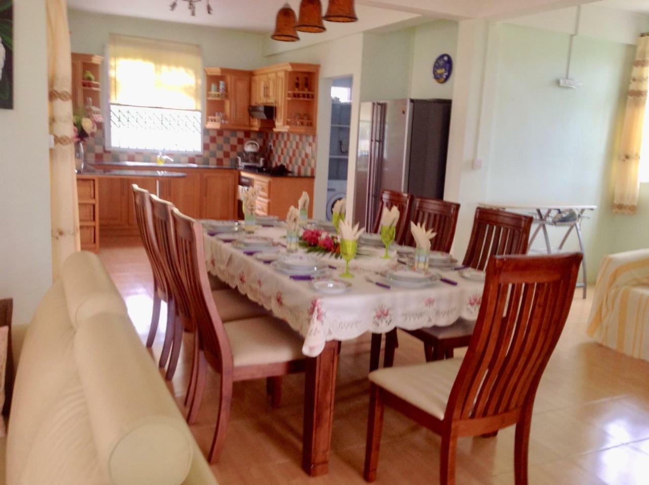 Fayruz Villa Is A 3 Bedroom, 3 Bathroom Detached House With Ac And Swimming Pool 5 Minutes Walk From Flic En Flac Public Beach Eksteriør bilde